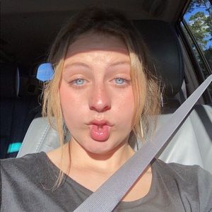 Meet your Posher, Saramichael